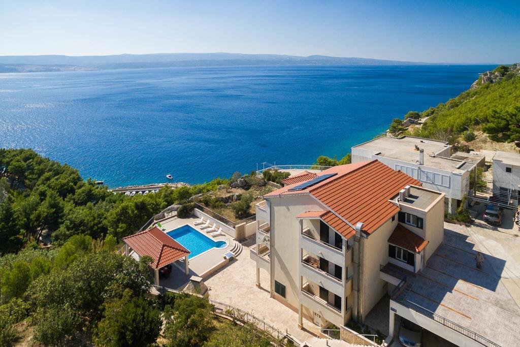 Beachfront Apartments Lara Omiš Eksteriør billede
