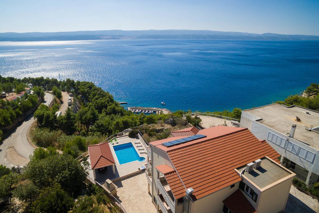 Beachfront Apartments Lara Omiš Eksteriør billede